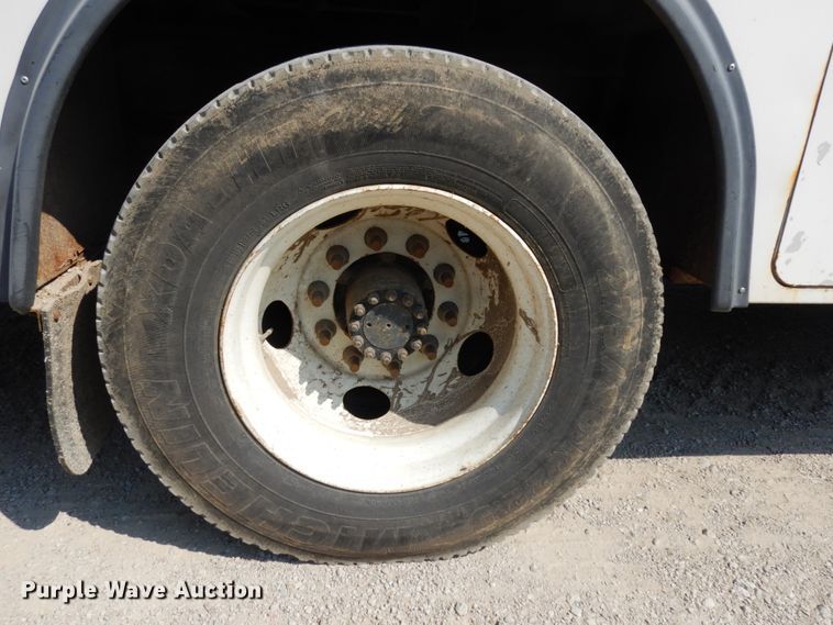 image for item DH6604 2006 GMC C6500  service truck with crane