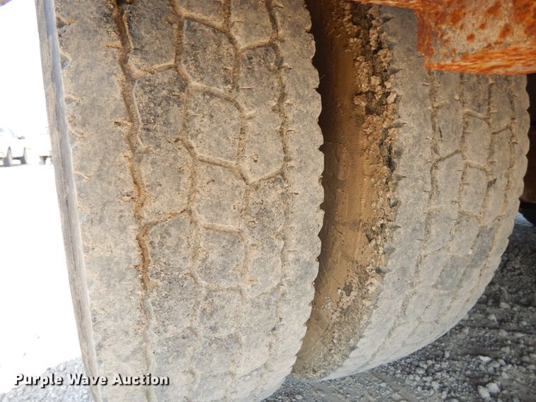 image for item DH6604 2006 GMC C6500  service truck with crane