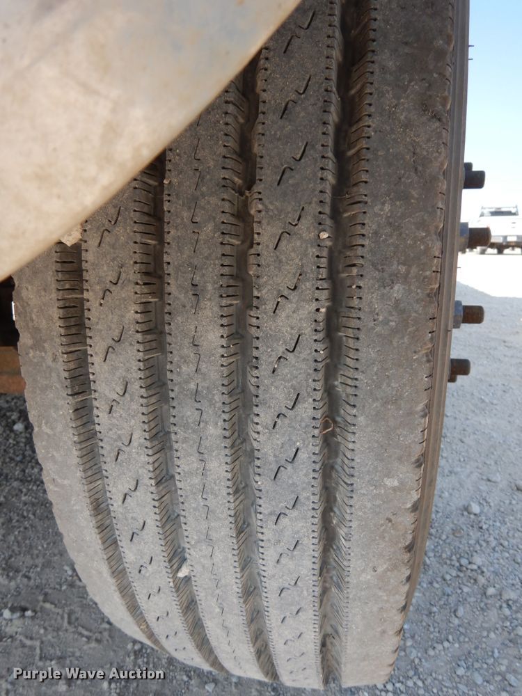 image for item DH6604 2006 GMC C6500  service truck with crane