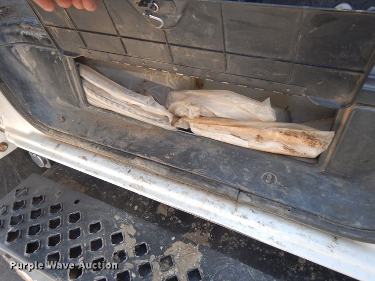 image for item DH6604 2006 GMC C6500  service truck with crane