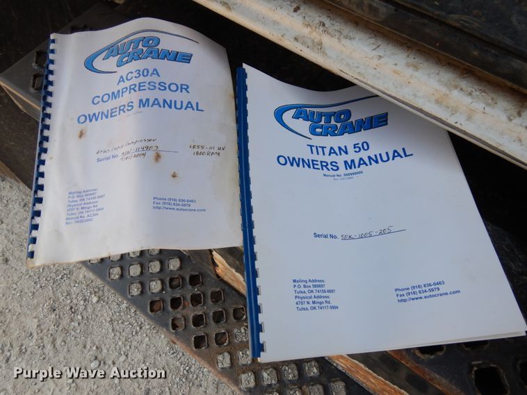 image for item DH6604 2006 GMC C6500  service truck with crane