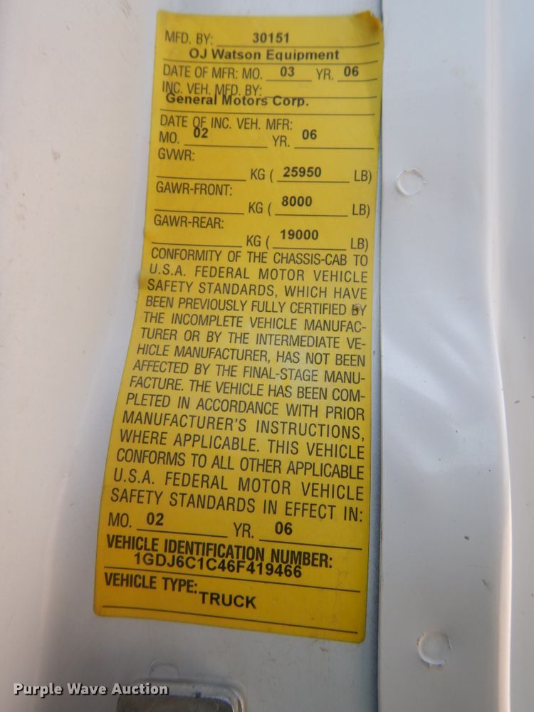 image for item DH6604 2006 GMC C6500  service truck with crane