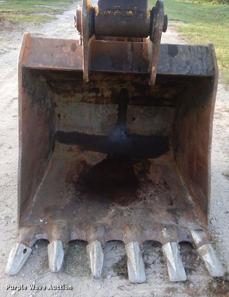 image for item DI0388 1999 Komatsu PC220LC-6LE  excavator