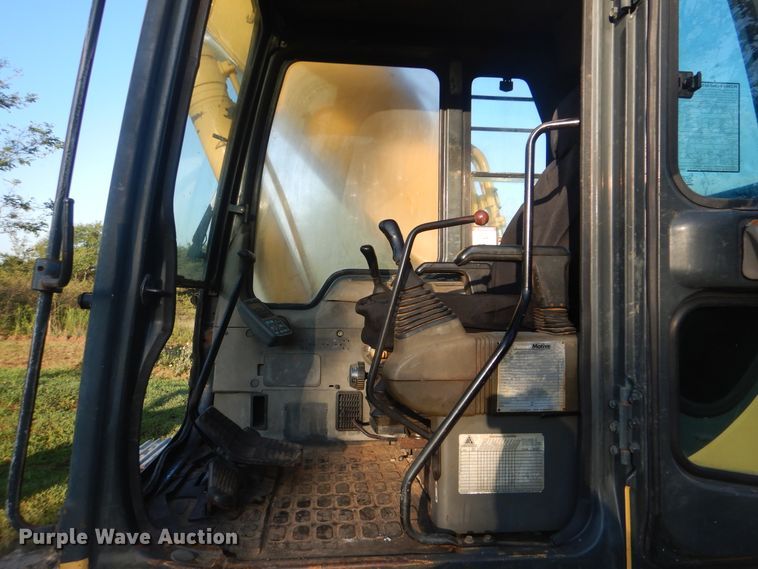 image for item DI0388 1999 Komatsu PC220LC-6LE  excavator