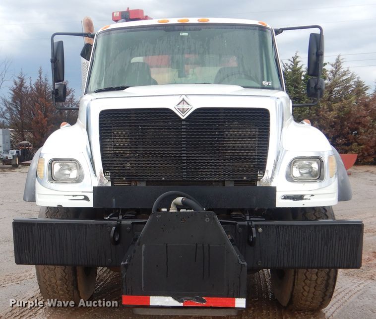 image for item DI0395 2007 International 7600  vacuum truck