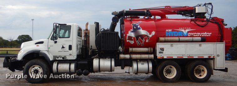 image for item DI0395 2007 International 7600  vacuum truck