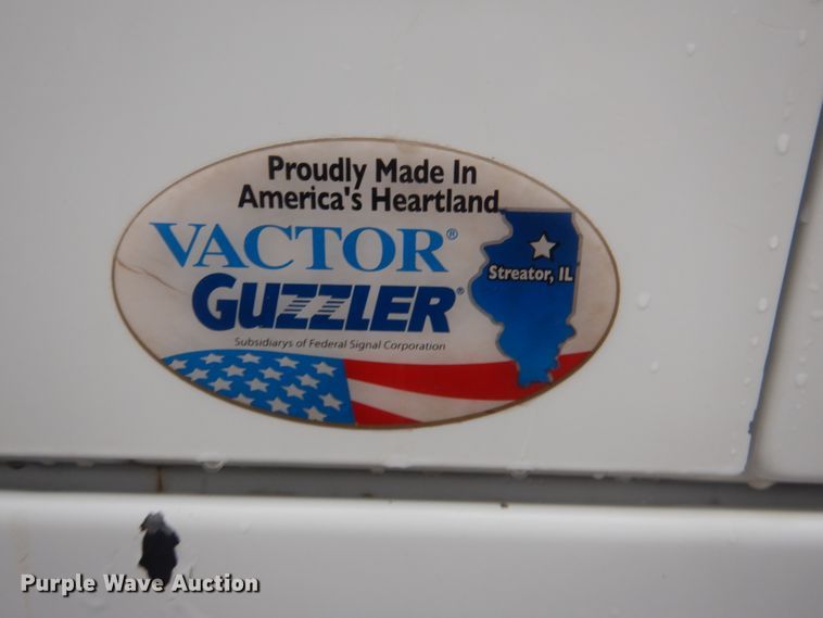 image for item DI0395 2007 International 7600  vacuum truck