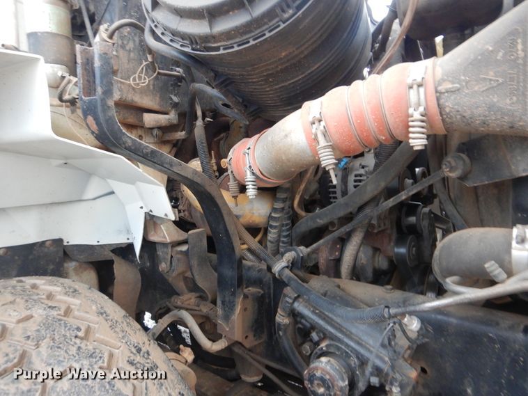 image for item DI0395 2007 International 7600  vacuum truck