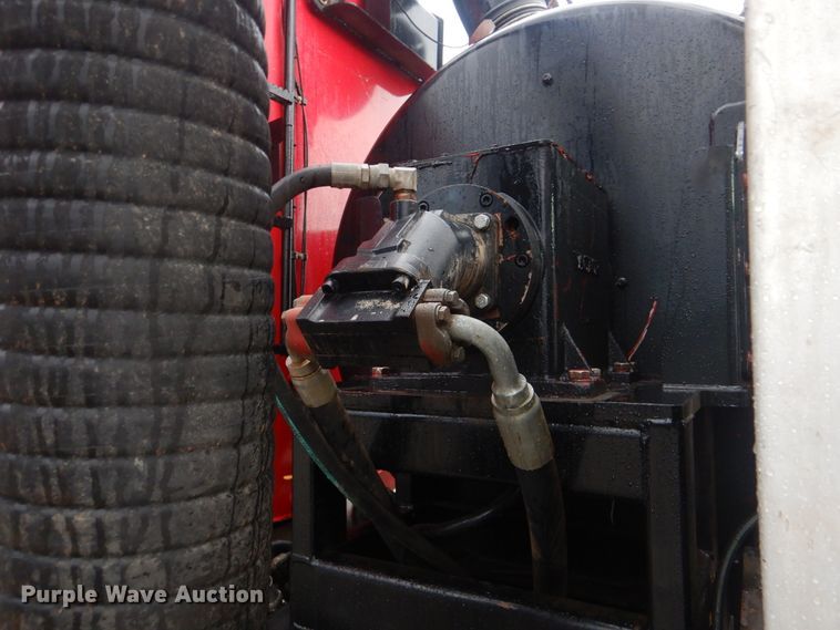 image for item DI0395 2007 International 7600  vacuum truck