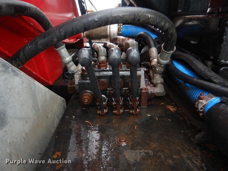 image for item DI0395 2007 International 7600  vacuum truck