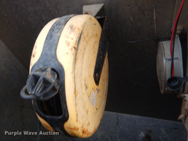 image for item DI0395 2007 International 7600  vacuum truck