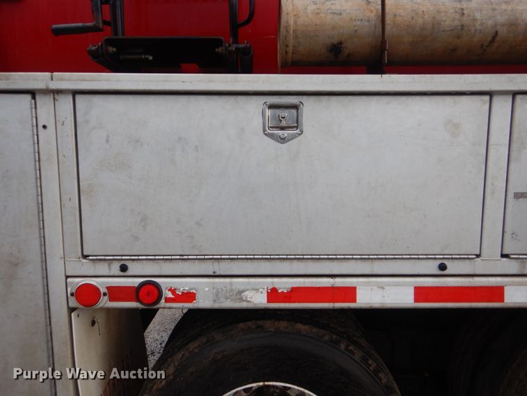 image for item DI0395 2007 International 7600  vacuum truck