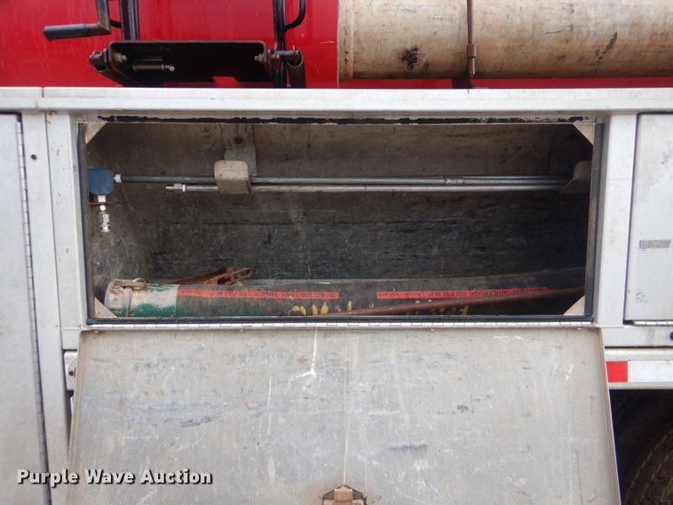 image for item DI0395 2007 International 7600  vacuum truck