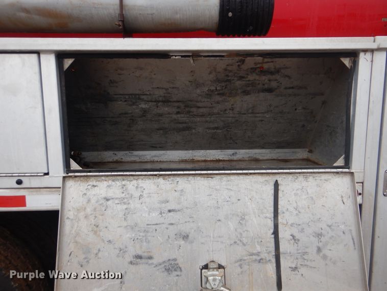 image for item DI0395 2007 International 7600  vacuum truck