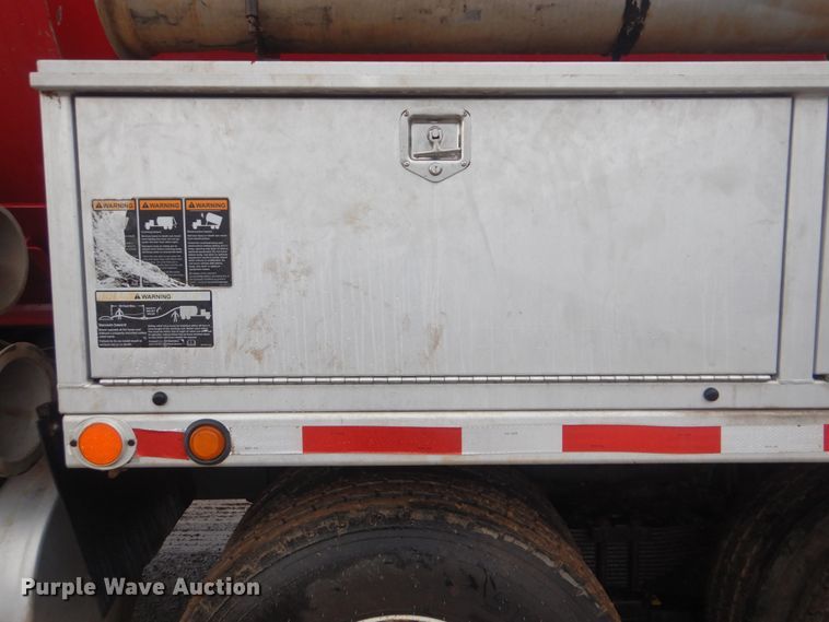 image for item DI0395 2007 International 7600  vacuum truck