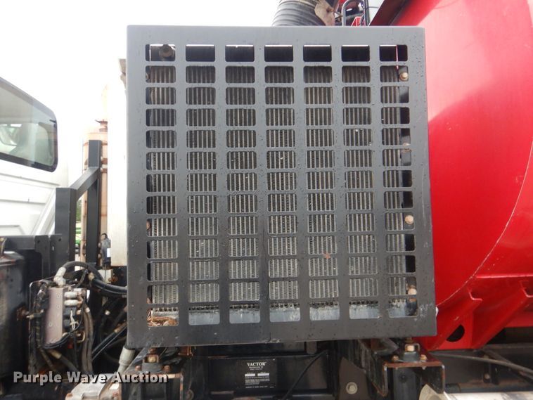 image for item DI0395 2007 International 7600  vacuum truck