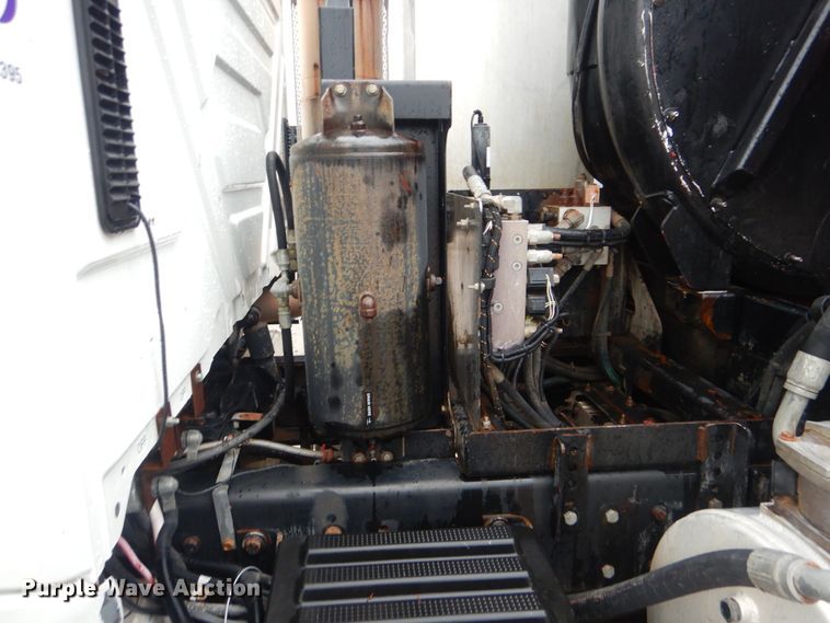 image for item DI0395 2007 International 7600  vacuum truck