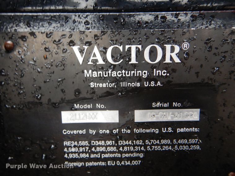 image for item DI0395 2007 International 7600  vacuum truck