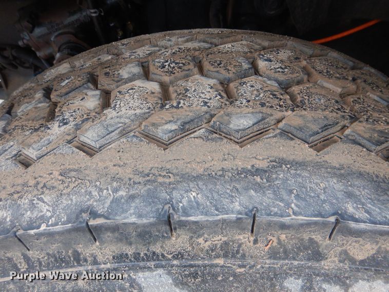 image for item DI0395 2007 International 7600  vacuum truck