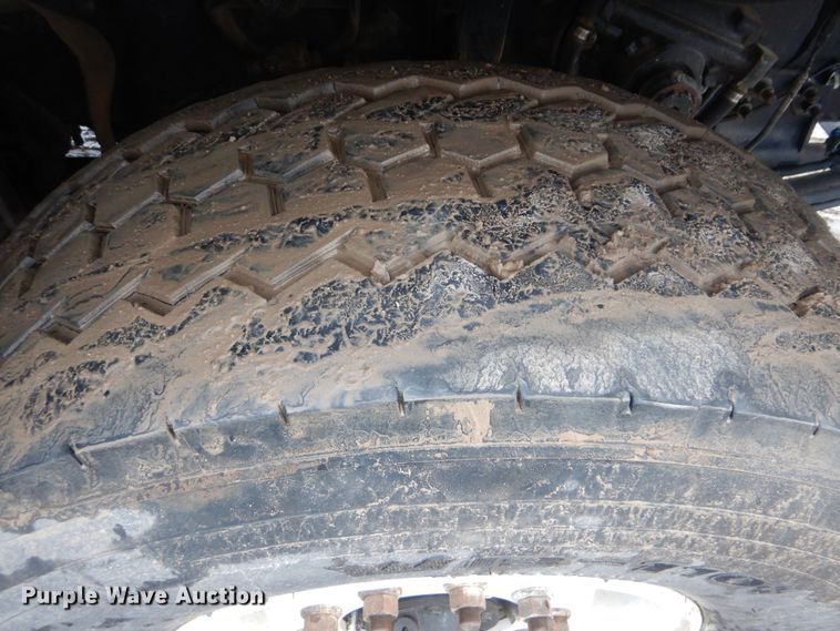 image for item DI0395 2007 International 7600  vacuum truck