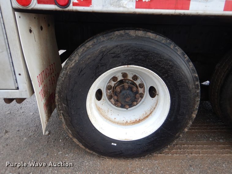 image for item DI0395 2007 International 7600  vacuum truck