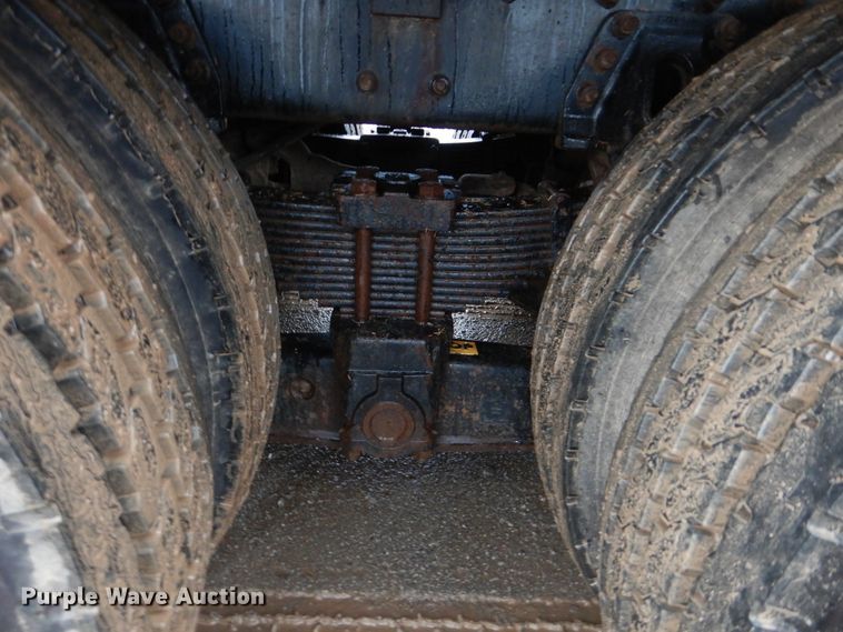 image for item DI0395 2007 International 7600  vacuum truck