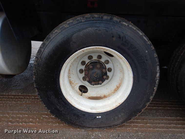 image for item DI0395 2007 International 7600  vacuum truck