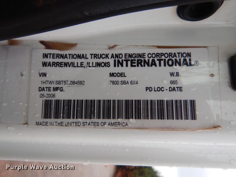 image for item DI0395 2007 International 7600  vacuum truck