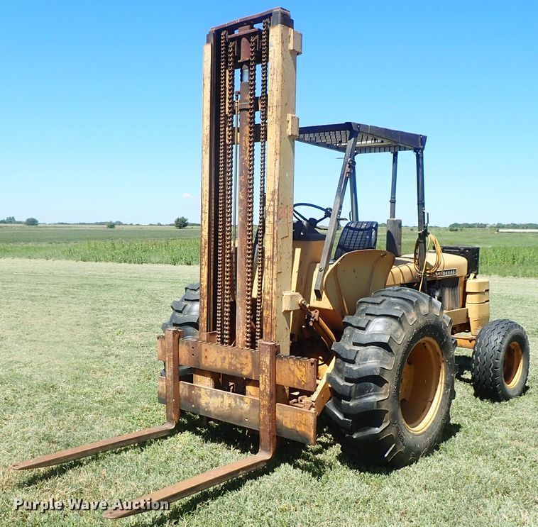 image for item DI4662 1978 John Deere 480B  forklift