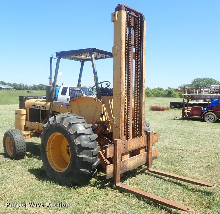 image for item DI4662 1978 John Deere 480B  forklift