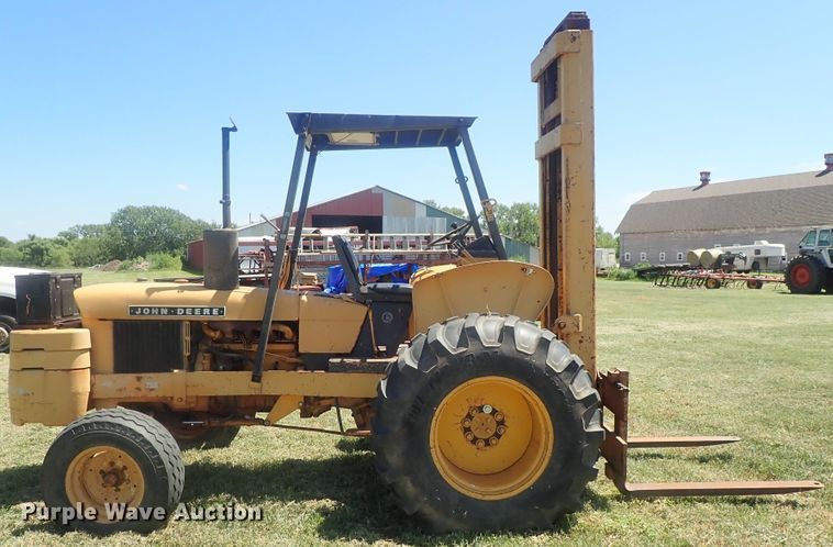 image for item DI4662 1978 John Deere 480B  forklift