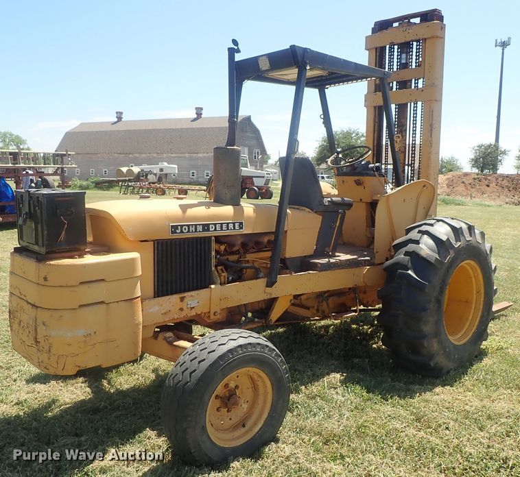 image for item DI4662 1978 John Deere 480B  forklift