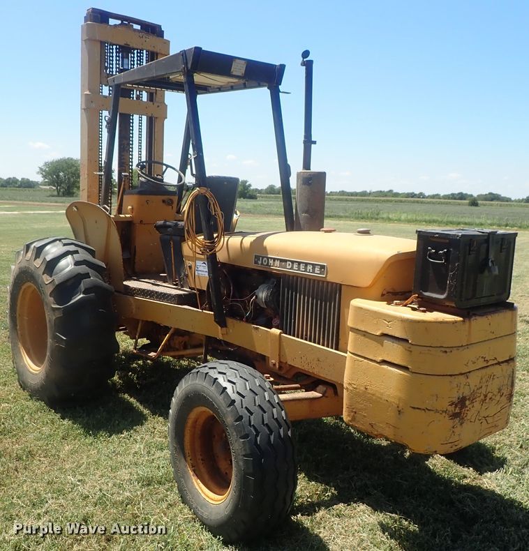 image for item DI4662 1978 John Deere 480B  forklift