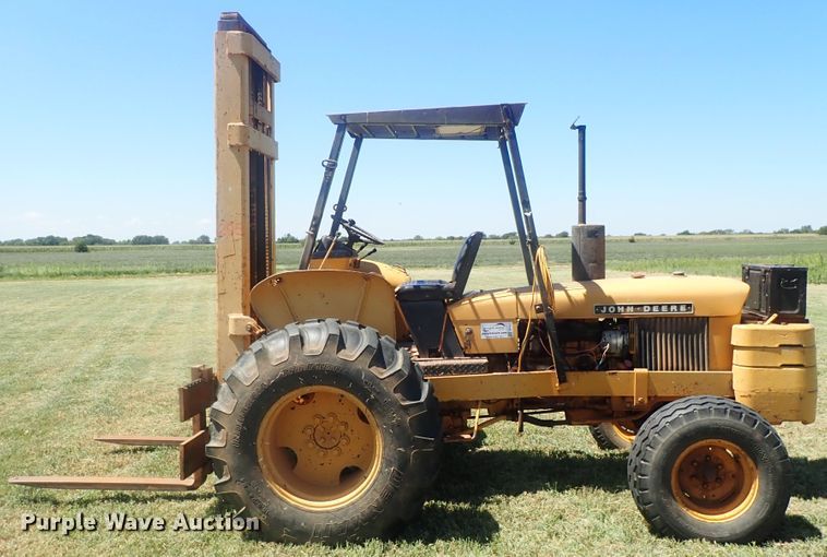 image for item DI4662 1978 John Deere 480B  forklift