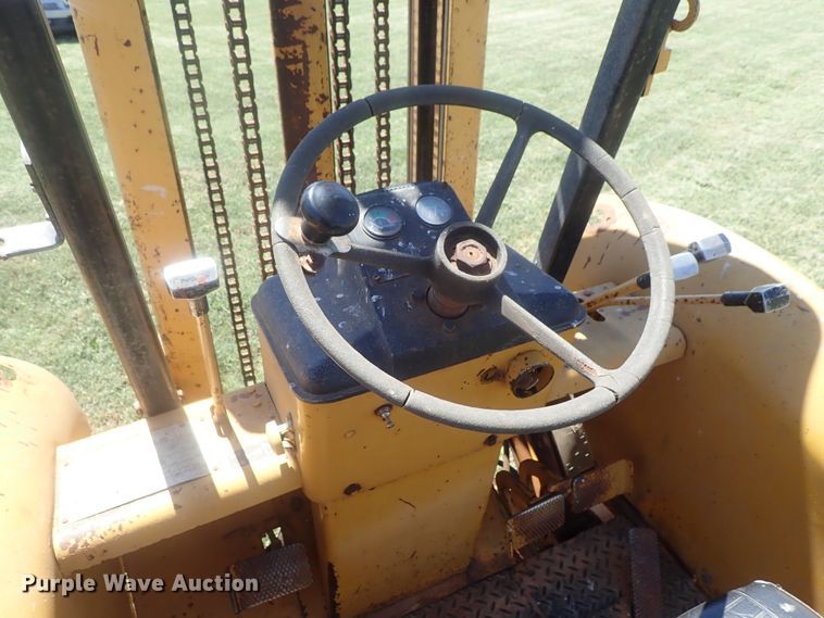 image for item DI4662 1978 John Deere 480B  forklift