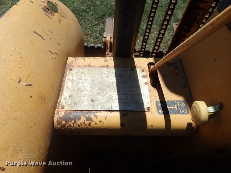 image for item DI4662 1978 John Deere 480B  forklift