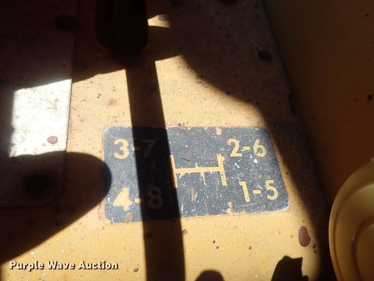 image for item DI4662 1978 John Deere 480B  forklift