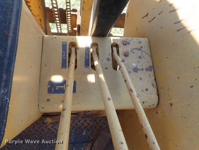 image for item DI4662 1978 John Deere 480B  forklift