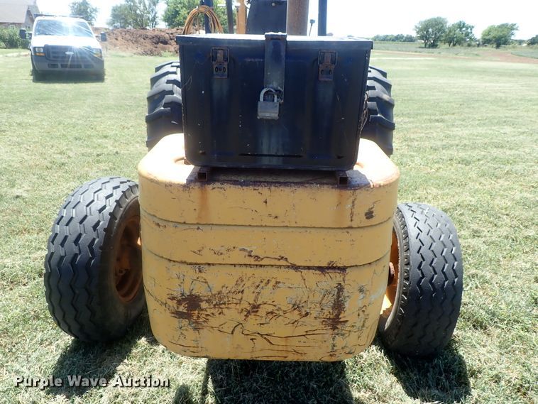 image for item DI4662 1978 John Deere 480B  forklift