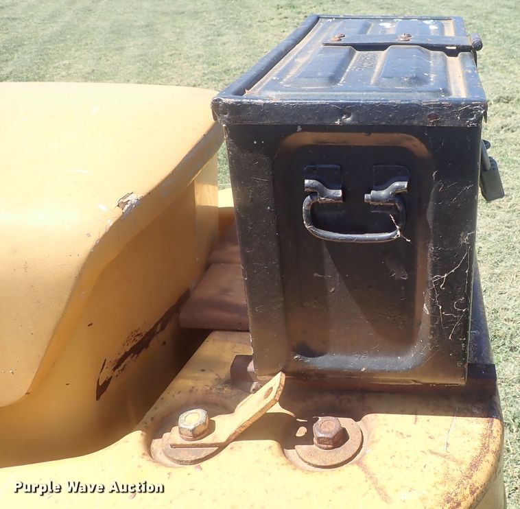 image for item DI4662 1978 John Deere 480B  forklift