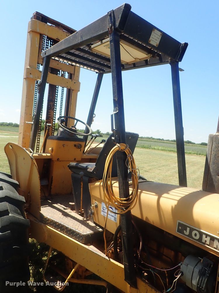 image for item DI4662 1978 John Deere 480B  forklift