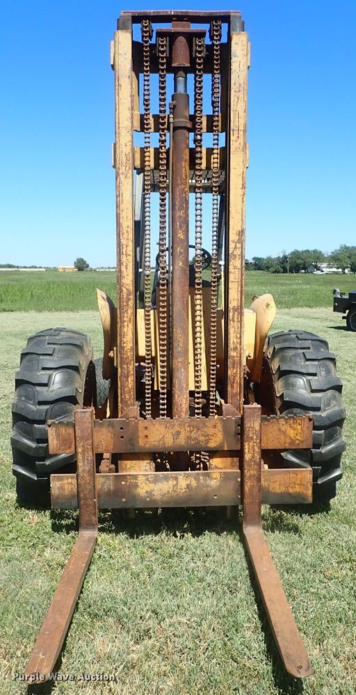 image for item DI4662 1978 John Deere 480B  forklift