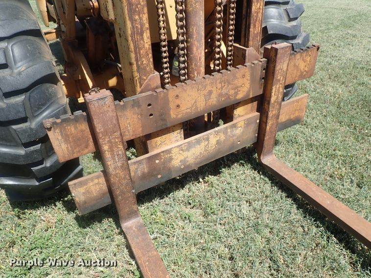 image for item DI4662 1978 John Deere 480B  forklift