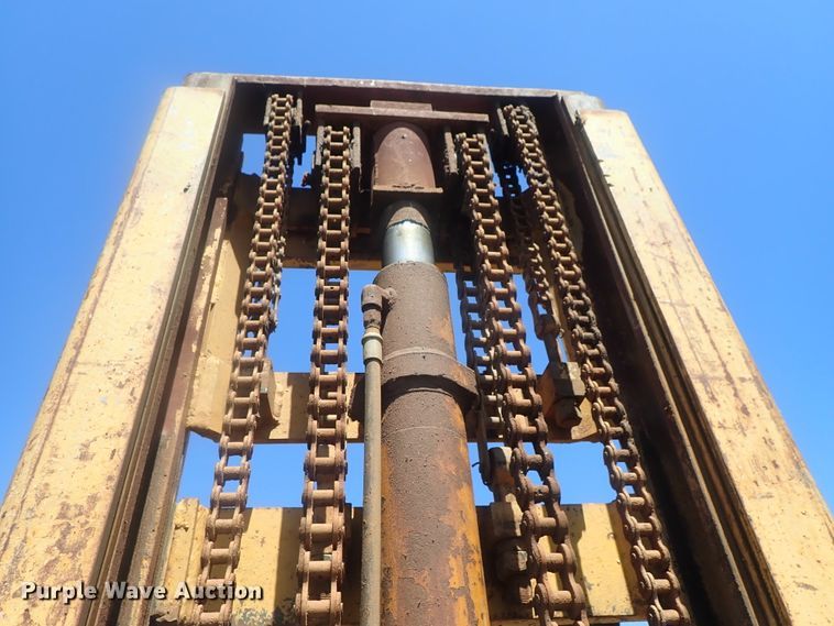 image for item DI4662 1978 John Deere 480B  forklift