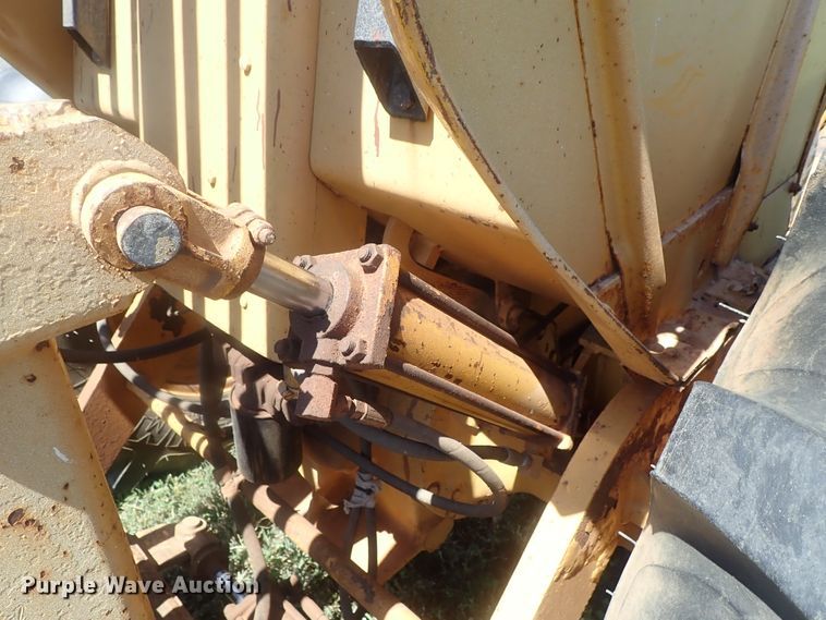 image for item DI4662 1978 John Deere 480B  forklift