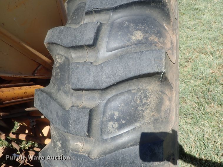 image for item DI4662 1978 John Deere 480B  forklift