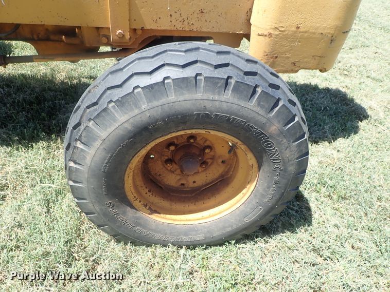 image for item DI4662 1978 John Deere 480B  forklift