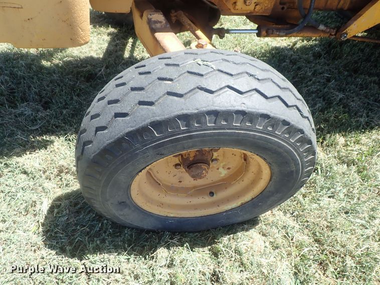 image for item DI4662 1978 John Deere 480B  forklift