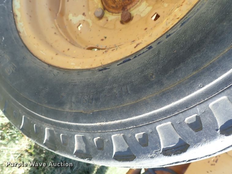 image for item DI4662 1978 John Deere 480B  forklift