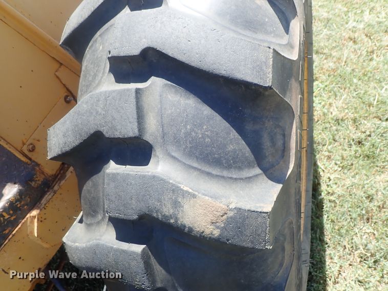 image for item DI4662 1978 John Deere 480B  forklift